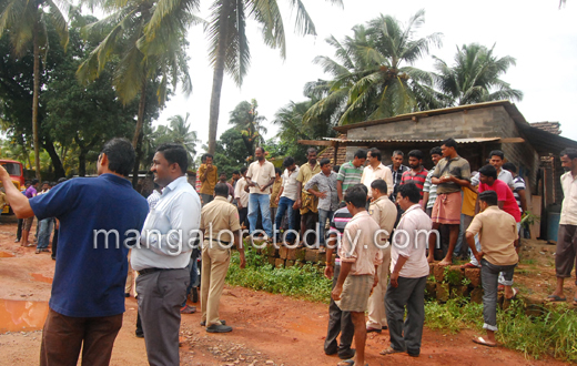 Sand lorries seized at Adam Kudru, Mangalore